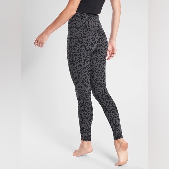 Athleta Elation Ultra High Rise Tight size Small - Picture 2 of 10